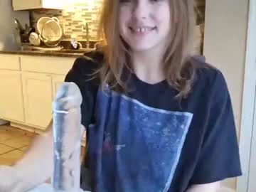 tinywithtiddies's chat room