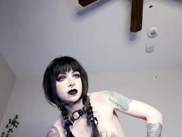 ivey_strigoi's chat room