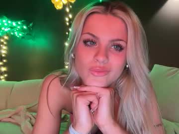 ella_hill's chat room