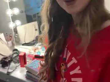 fantasyella's chat room