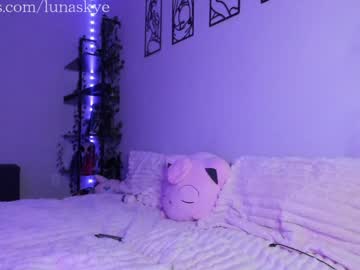 xlunaskye's chat room