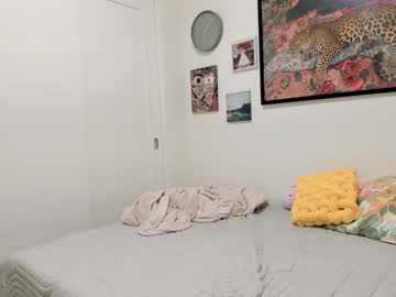 ariah_is_blonde's chat room