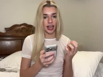 ellalowe's chat room