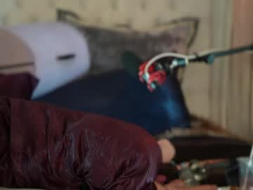 avalonnfoxx's chat room