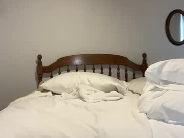 ellalowe's chat room