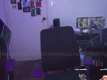 nikkinotnicki00's chat room