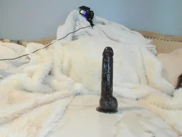 eatmygingersnapps's chat room