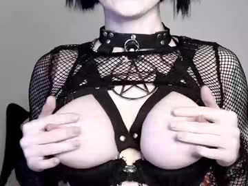 ivey_strigoi's chat room