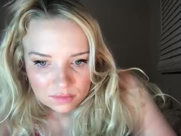 camilleclairexo's chat room