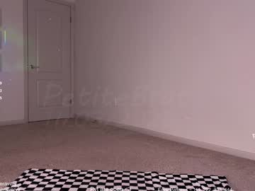 petitebrat's chat room
