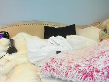 eatmygingersnapps's chat room