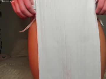 xlunaskye's chat room