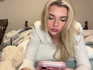 ellalowe's chat room