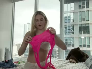 lightbluepufferfish's chat room