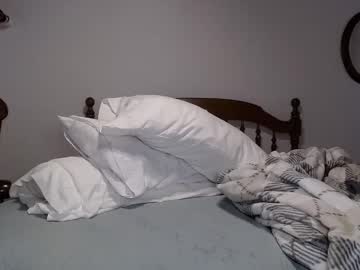 ellalowe's chat room