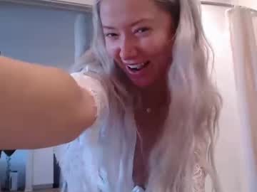 lilyyymonroee's chat room