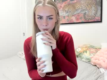 ariah_is_blonde's chat room