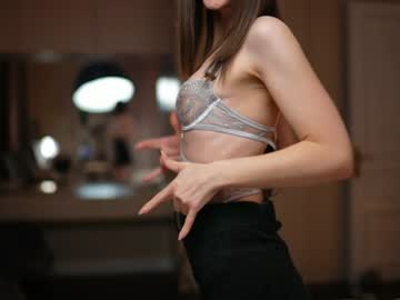 newchloe18's chat room