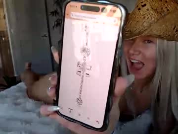 lilyyymonroee's chat room