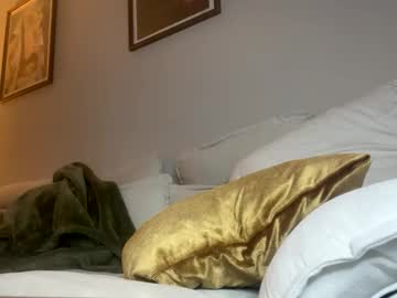 hawaiigirl_'s chat room