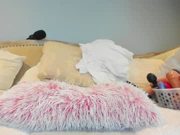 eatmygingersnapps's chat room