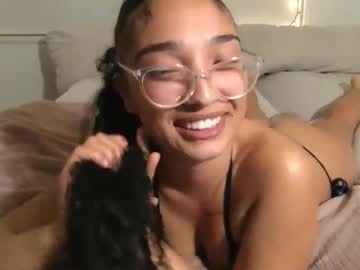 rosalinatoosexy's chat room