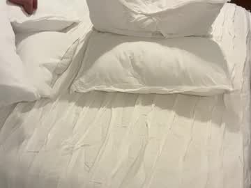 ellalowe's chat room