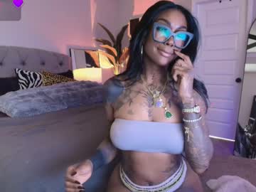 tatted_vixen's chat room