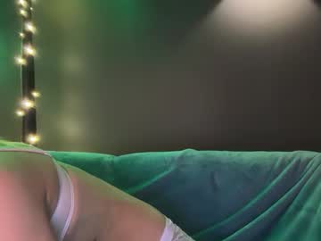 ella_hill's chat room