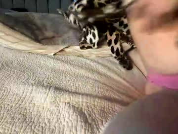 hawt_ass_milf's chat room