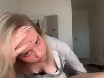 lunarose17's chat room