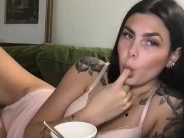 stacywithuu's chat room