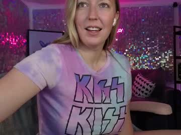 lucyallen4201's chat room