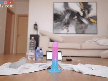 serareads's chat room