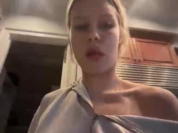 lunarose17's chat room