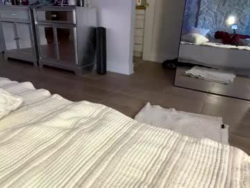 emilyyyt's chat room