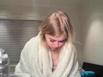 lunarose17's chat room