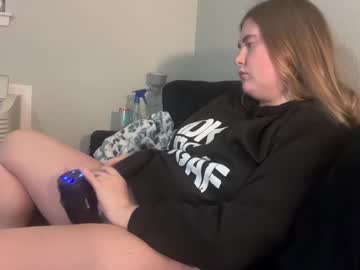 twinfl4m3ss's chat room