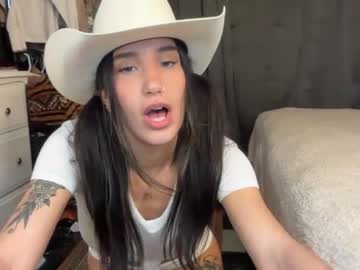 ella2sweet's chat room