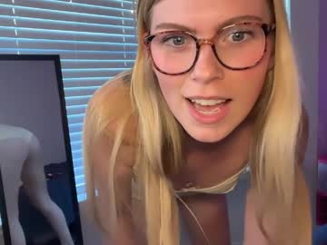 elliee81's chat room