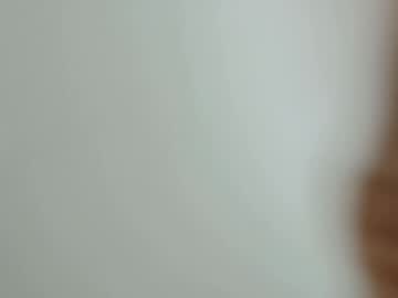 ellalowe's chat room