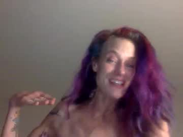 love_blooms's chat room